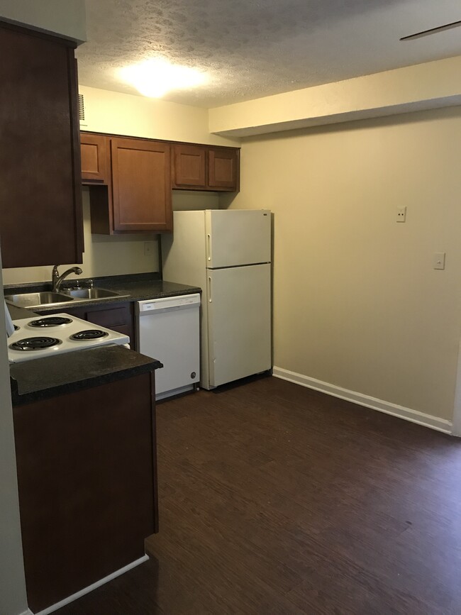 Parkridge Pointe Apartments - Louisville, Kentucky - 3 units available ...