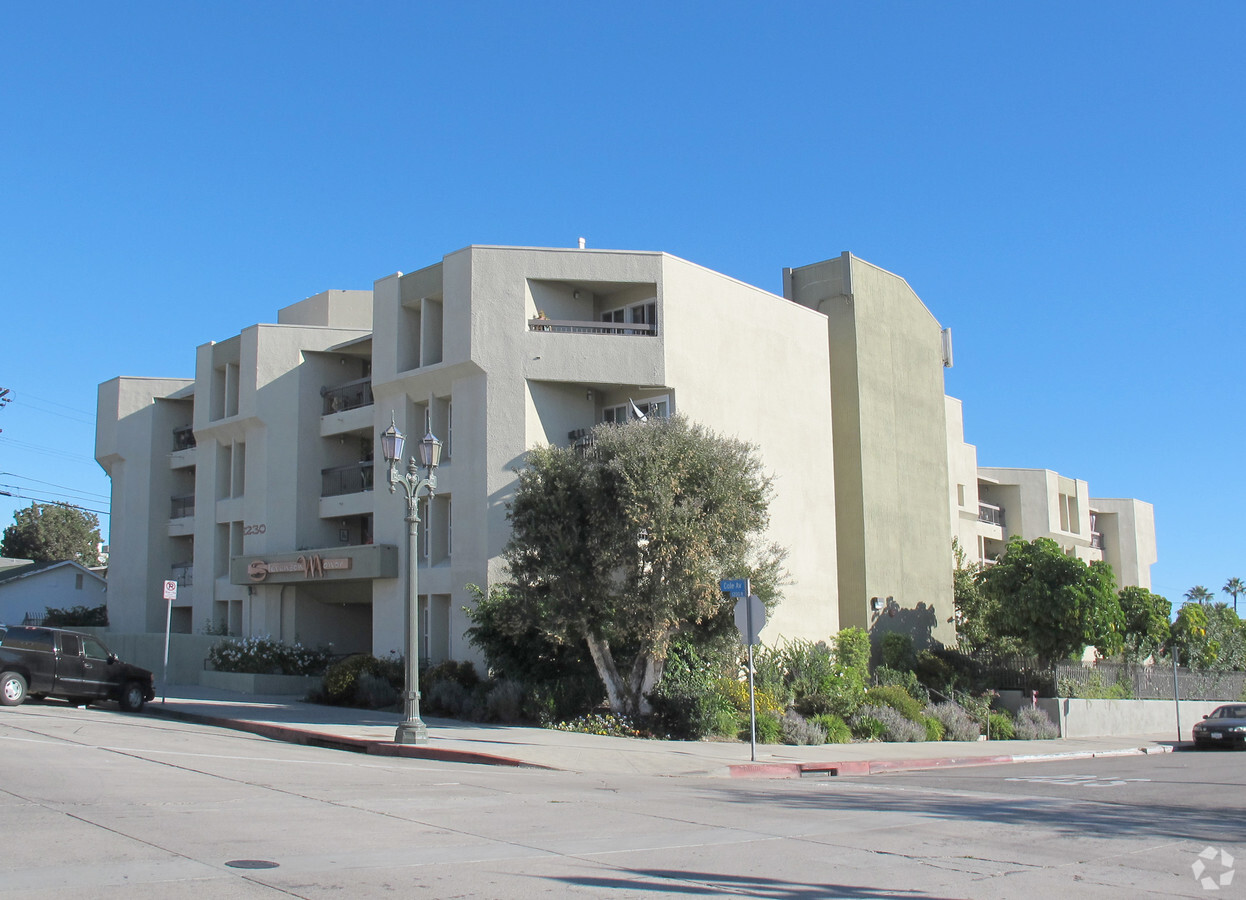 Stevenson Manor - Stevenson Manor Apartments