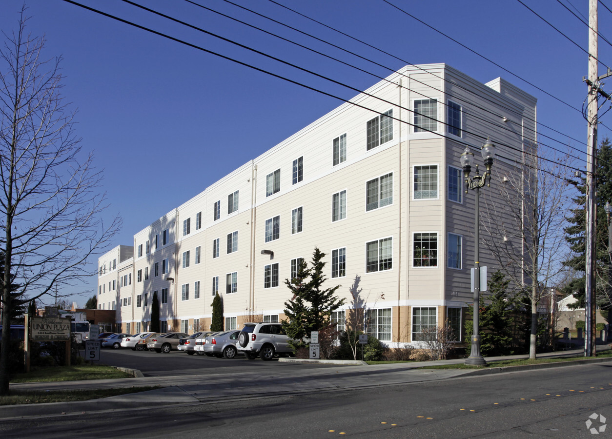 Kirkland Union Plaza - Kirkland Union Plaza Apartments