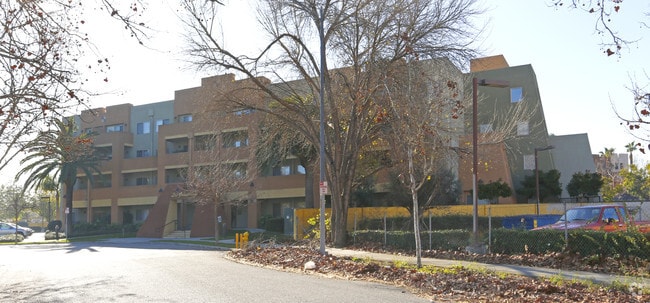 Building Photo - Girasol Rental