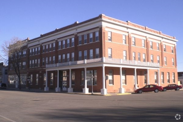 Primary Photo - Rudolf Square Apartments