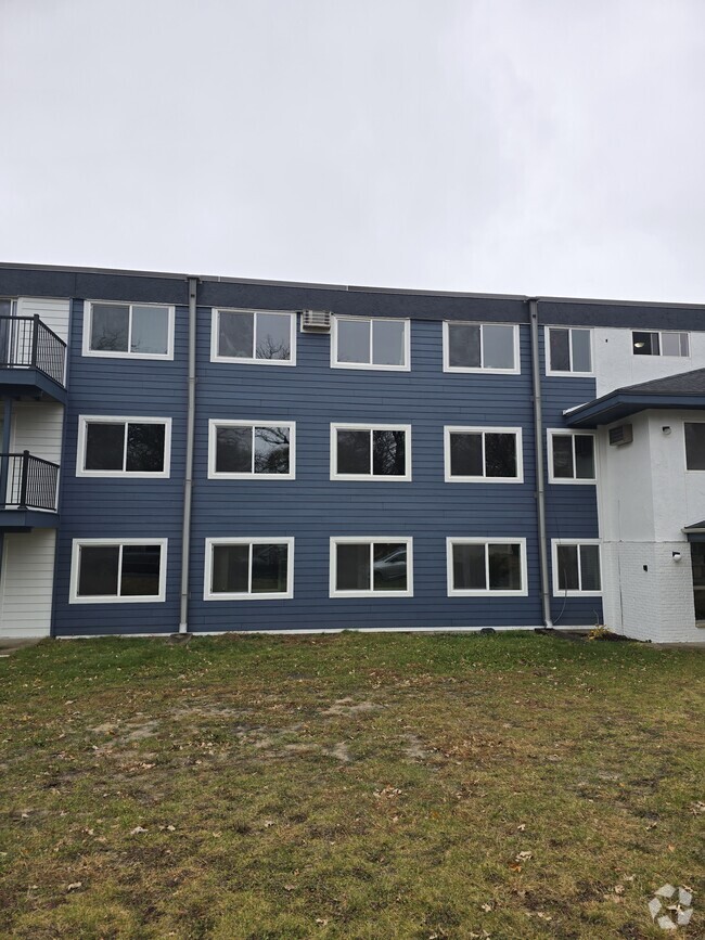 Building Photo - Sands Apartments
