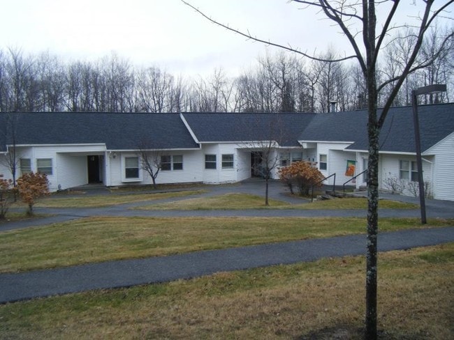 Primary Photo - Lincoln Manor West Rental