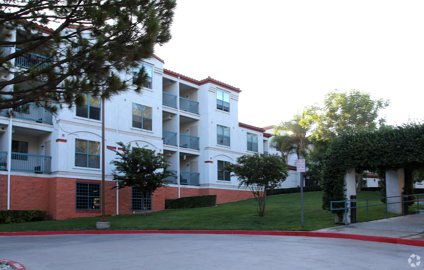 Photo - TELACU Vista Del Sol Apartments