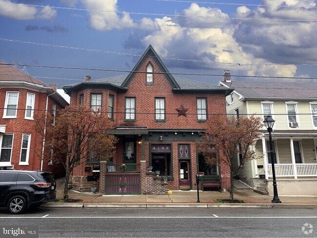 Building Photo - 25 E Baltimore St Rental