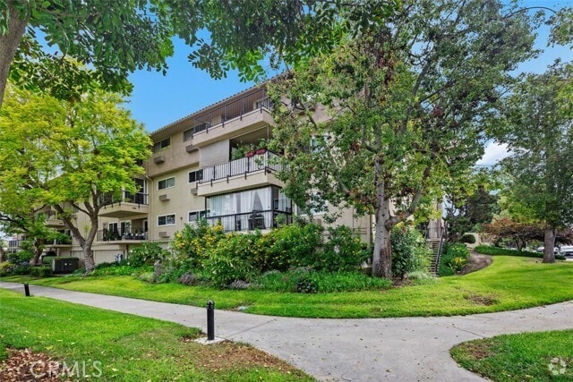 Building Photo - 2381 Via Mariposa W Rental