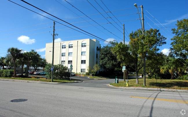 Building Photo - Sycamore Apartments