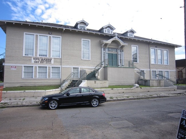 Primary Photo - 2135 2nd St