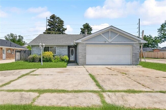 Photo - 2600 Cambridge Dr Rental