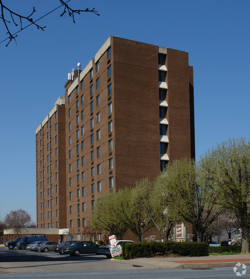 Linden Terrace - Linden Terrace Apartments