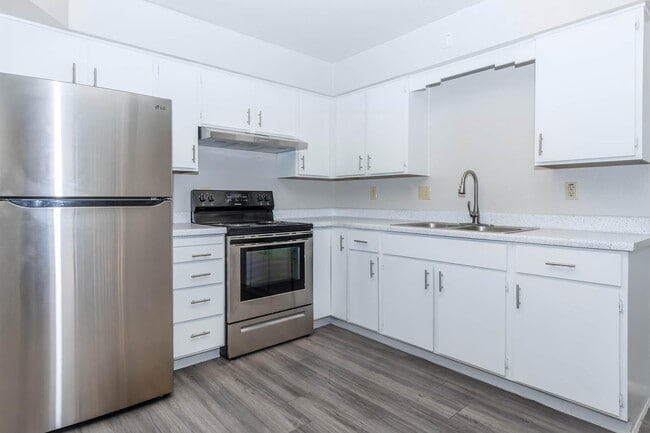 Building Photo - ALBANY Rental