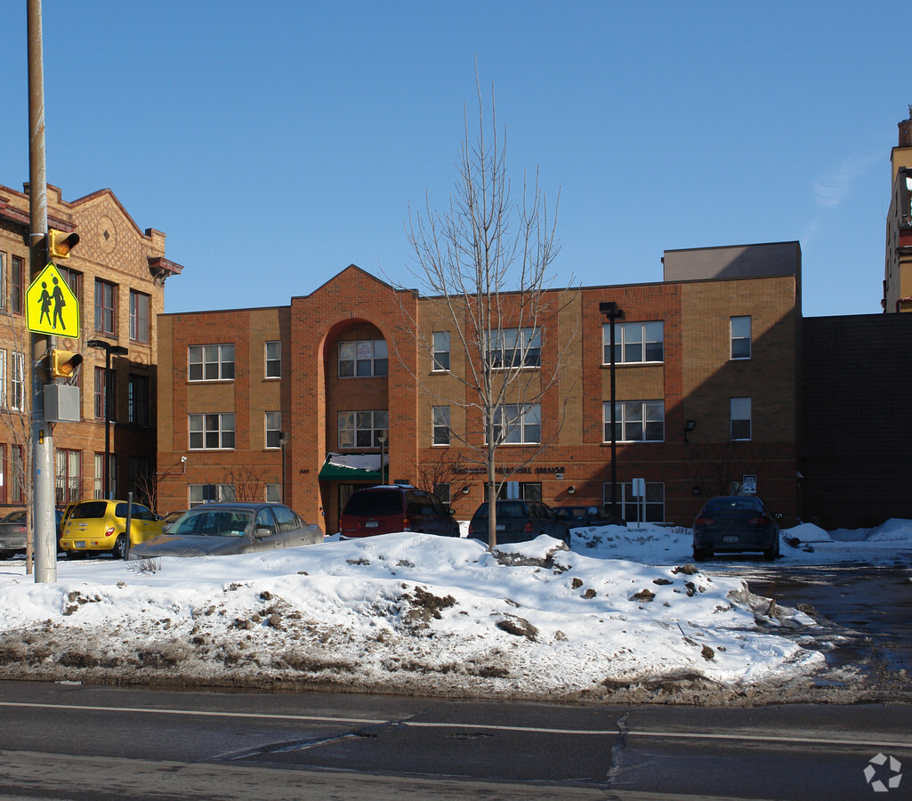 Brown's Memorial Manor - Brown's Memorial Manor Apartments