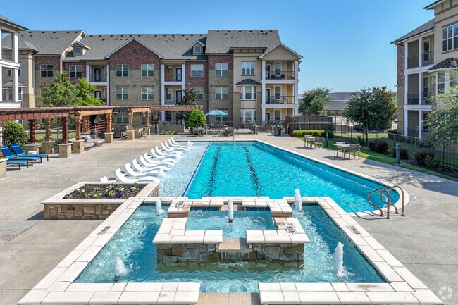 Building Photo - Auberge of Burleson