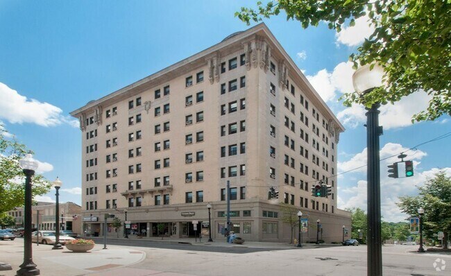 Building Photo - Covenant Manor Rental