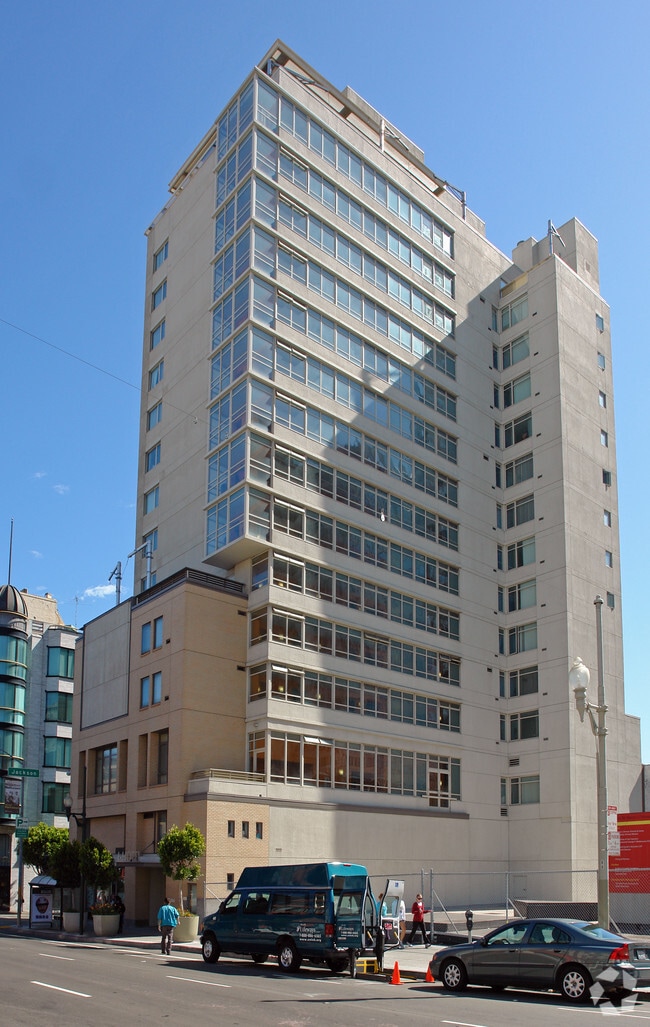 Building Photo - International Hotel & St. Mary's Catholic Ct Rental