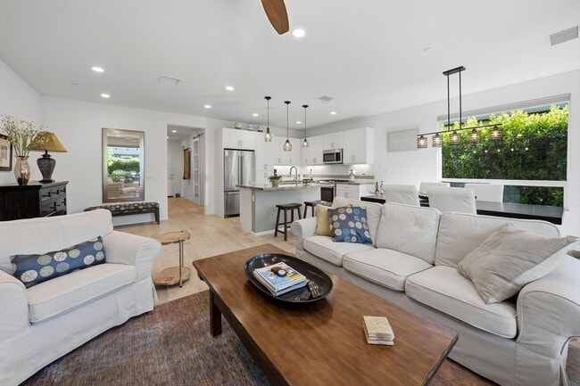 Building Photo - 51811 Golden Eagle Dr