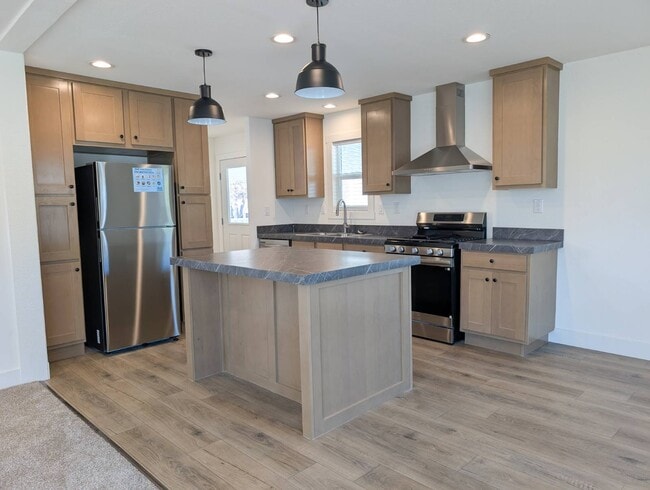 Building Photo - 400 Sulphur Bank Dr