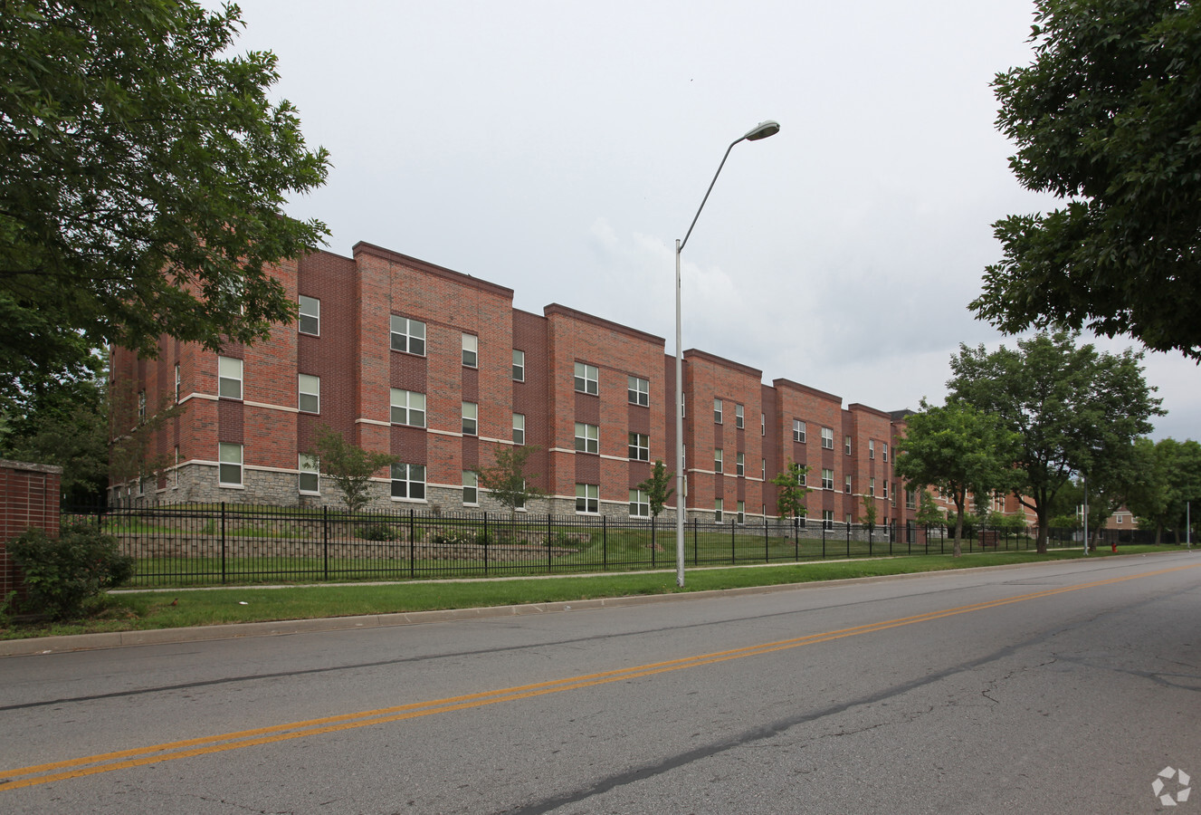 Photo - D.A. Holmes Senior Apartments