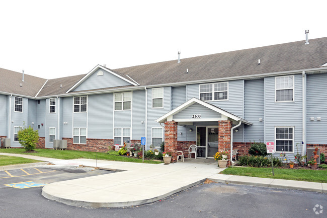 South Ridge Apartments - Bellevue, Nebraska - 6 units available | After55