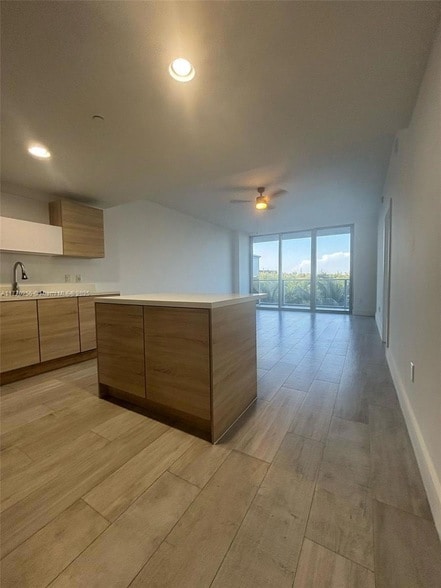 Photo - 16385 Biscayne Blvd Unit 305 Condo