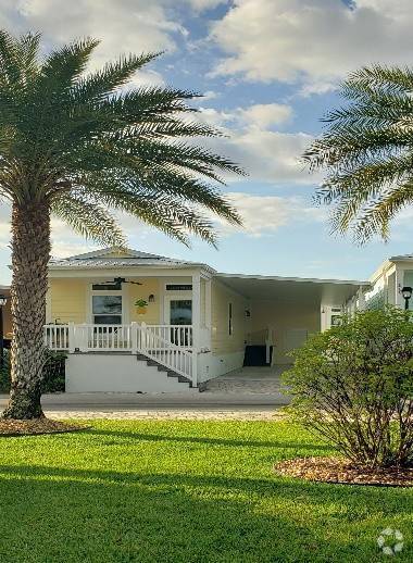 Building Photo - 211 NE Coastal Dr Rental