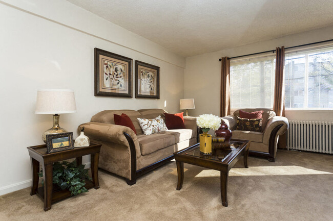 Friendship Crossing - Friendship Crossing Apartments
