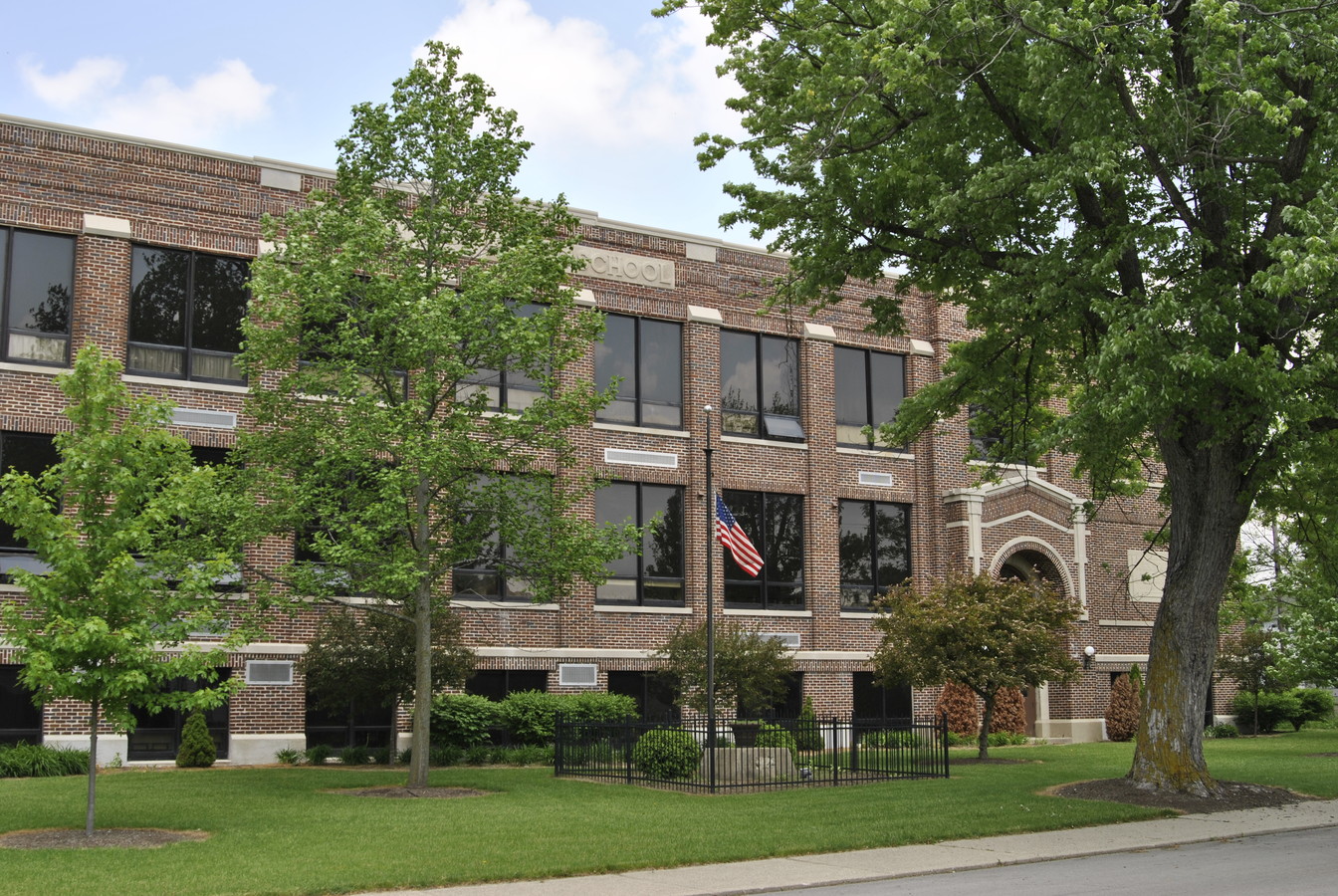 Hoosier Place - Hoosier Place Apartments