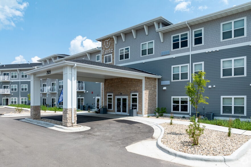 Pet Friendly Senior Living in South Dakota | After55