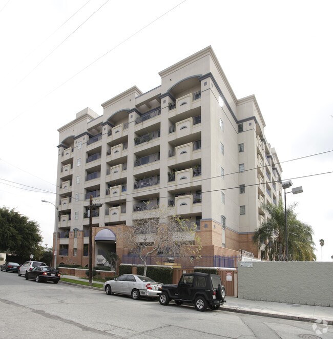 Building Photo - Hollywood Silvercrest Rental