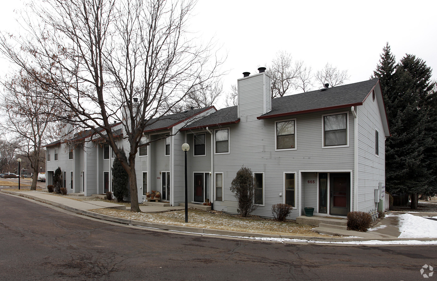 Franklin Square Townhomes - Franklin Square Townhomes