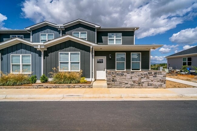 Building Photo - 1520 Crownpoint Dr Rental