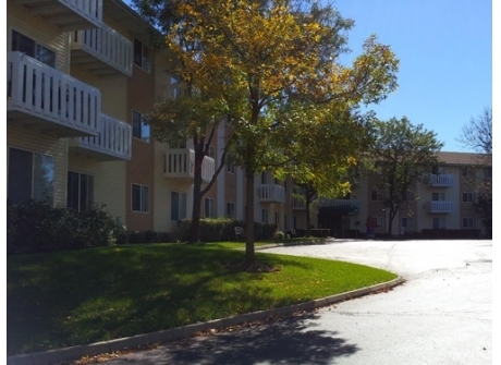 Building Photo - Gurnee Meadows Independent Living Rental