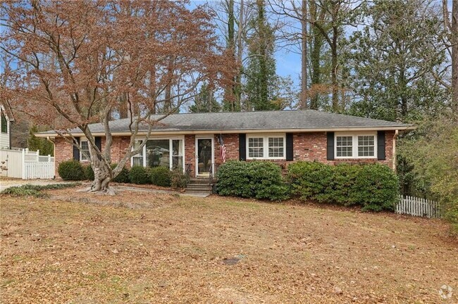 Building Photo - 2807 Winding Ln NE Rental