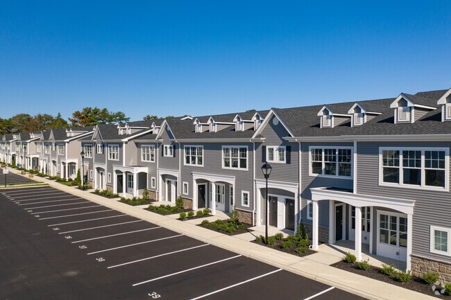 Building Photo - Fairfield Knolls At Deer Park 55+ Rental