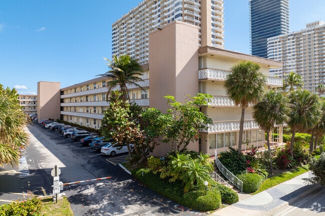 Building Photo - Taromina Apartments