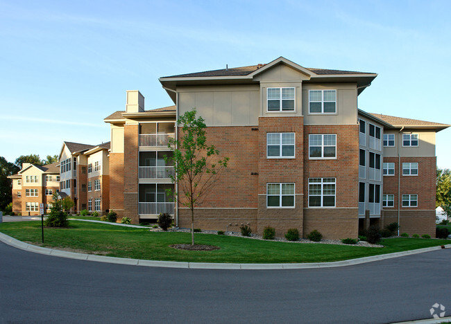 Summerhill of Maplewood - Summerhill of Maplewood Apartments