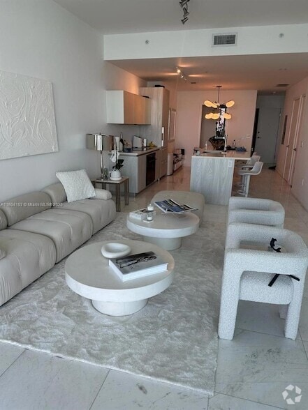 Building Photo - 480 NE 31st St Rental