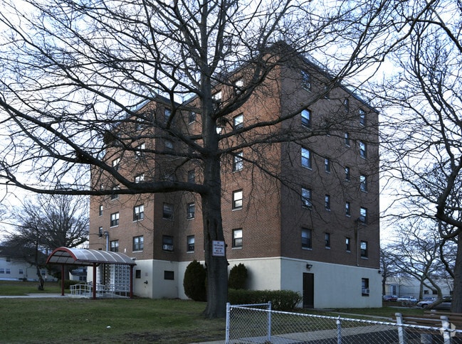 Primary Photo - Lumley Homes Rental