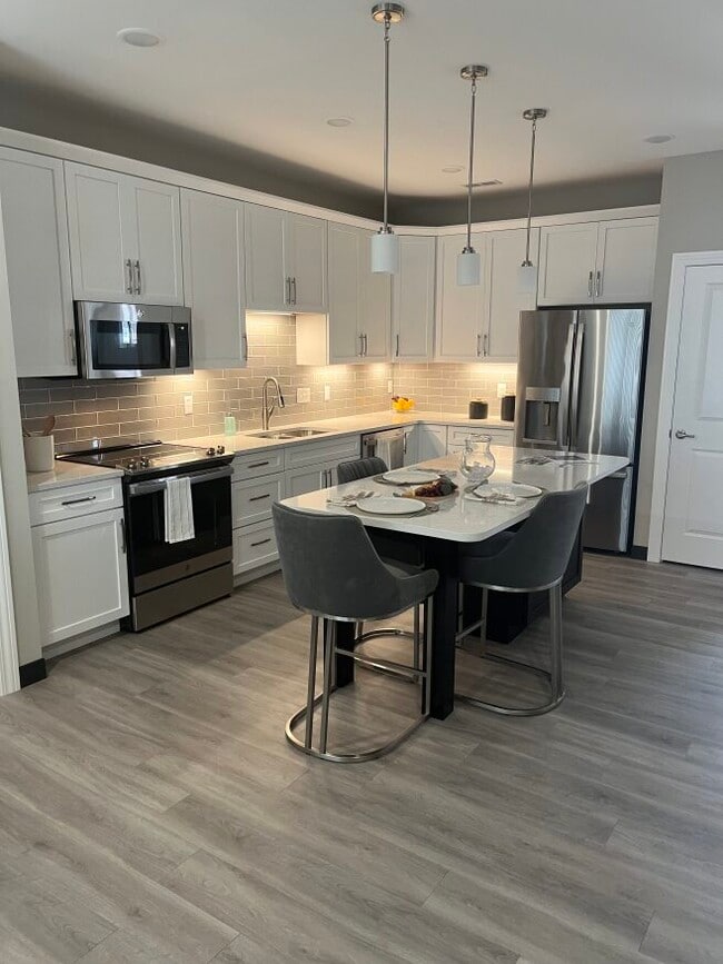 The Oasis at Hartman Lakes Apartments Shiloh, Illinois 116 units