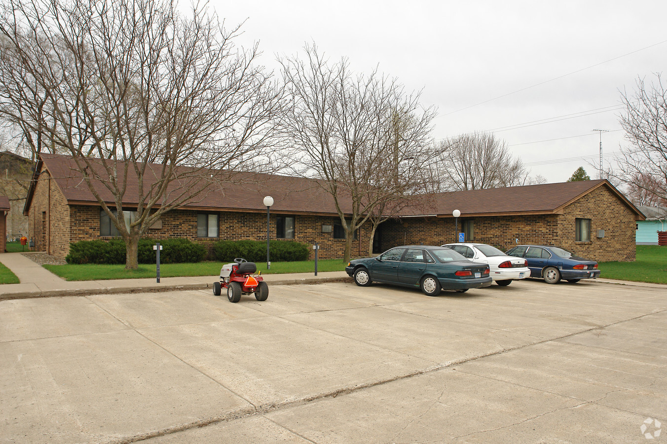 Country View Court - Country View Court Apartments