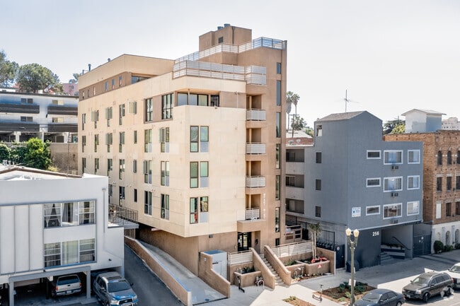 Building Photo - Rampart Mint Rental
