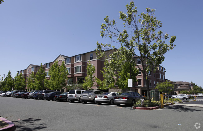 Primary Photo - Strobridge Court Apartments