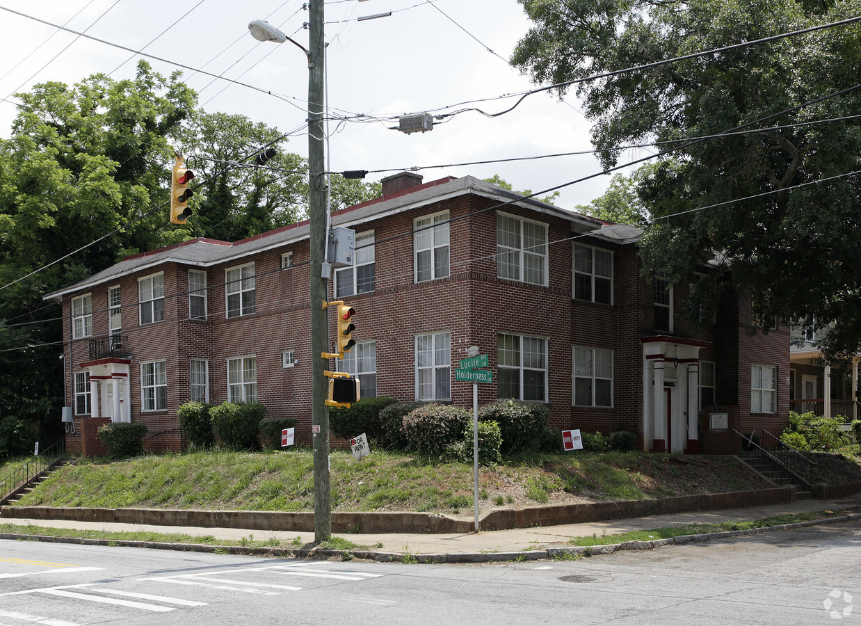 Primary Photo - 1194 SW Lucile Ave Apartments