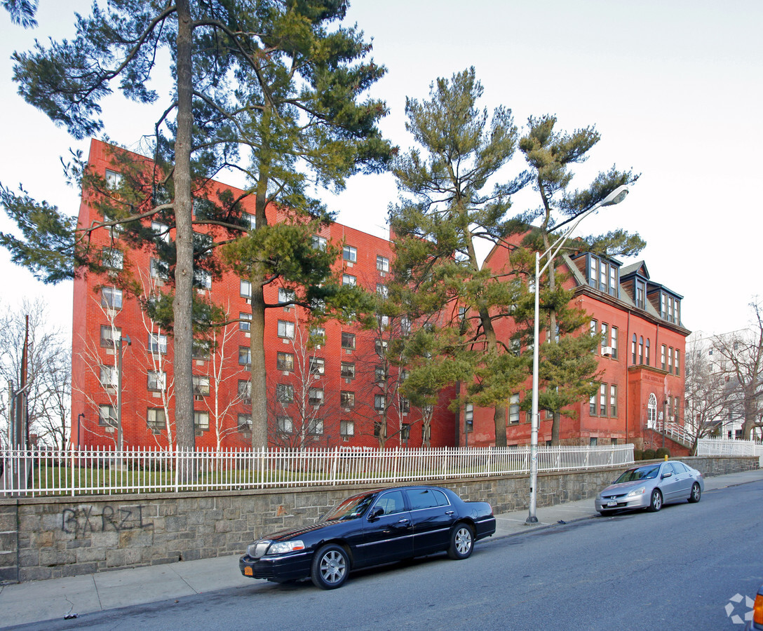 Photo - Renee Burke Manor Apartments