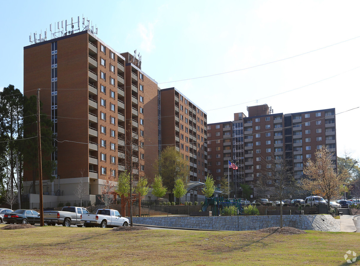 Cosby Spear Highrise - Cosby Spear Highrise Apartments