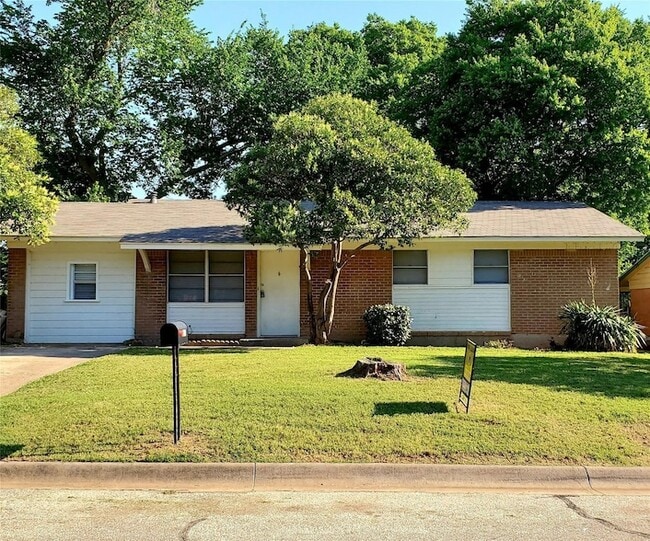 Photo - 605 Pershing Dr Rental
