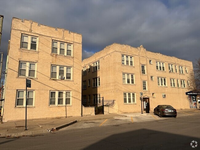 Building Photo - 3154 N Linder Ave Rental