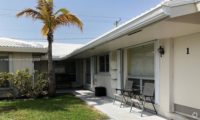 Building Photo - 1960 NE 56th St Rental