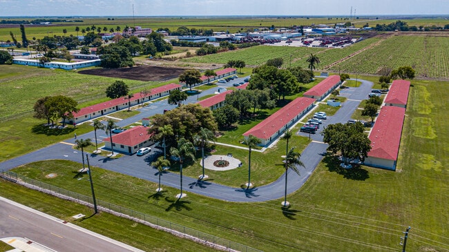 Building Photo - Glades Diamond 62+ Senior Living Rental