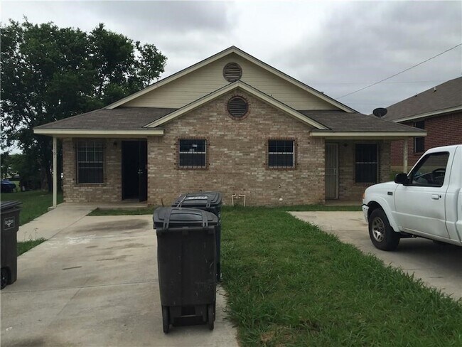 Photo - 1504 E Mulkey St Apartment